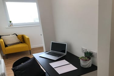 1 bed studio, The Midway, Basford, Newcastle under Lyme, ST51LD - Image 1